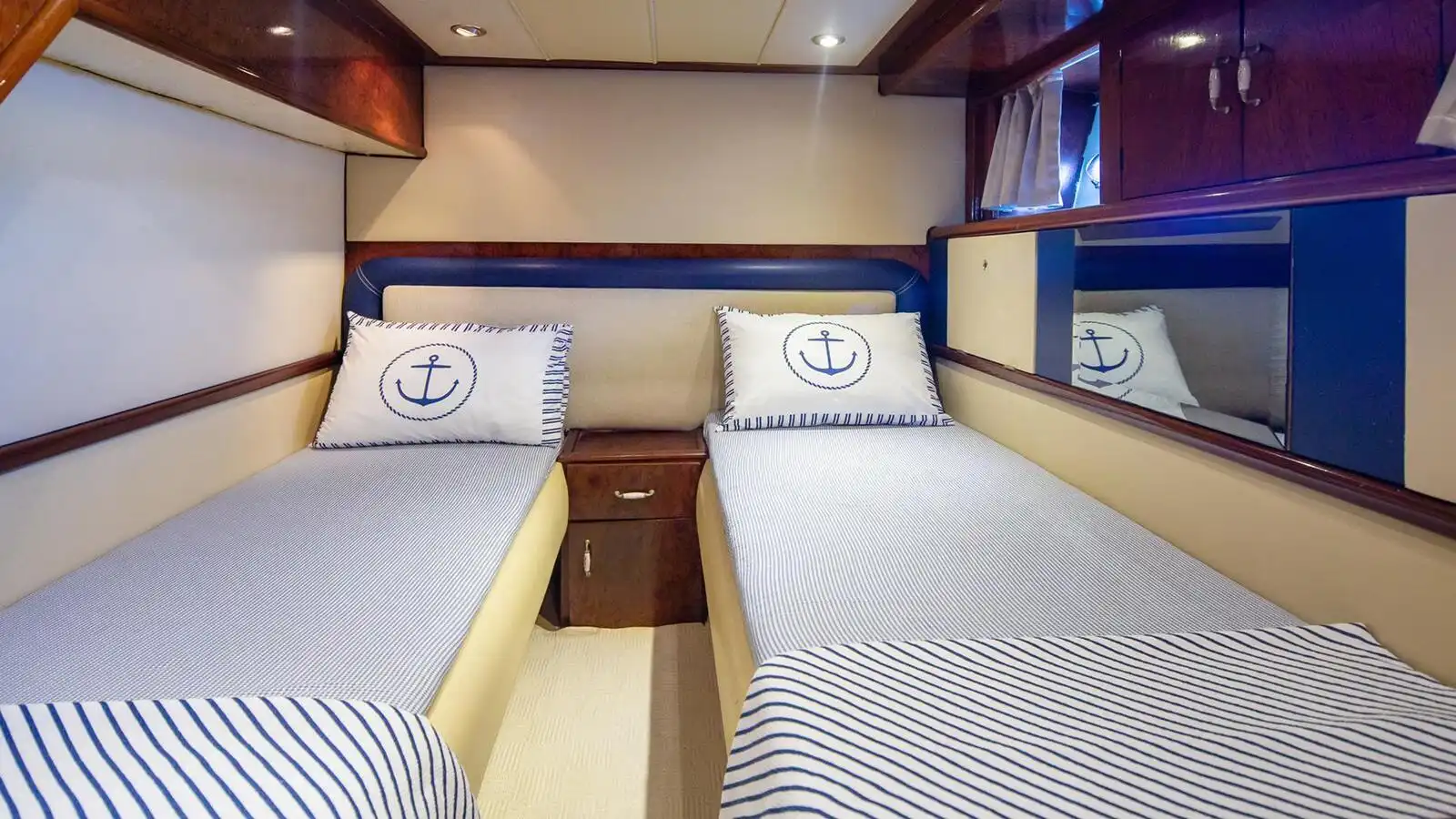 L ESTATE YACHT